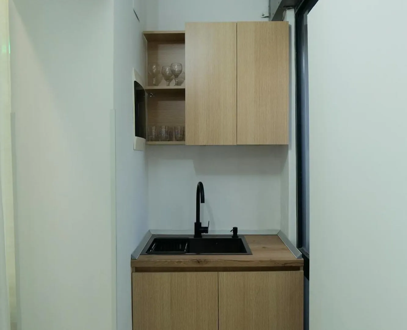 Vista Berat Inn Apartment 2 0*,